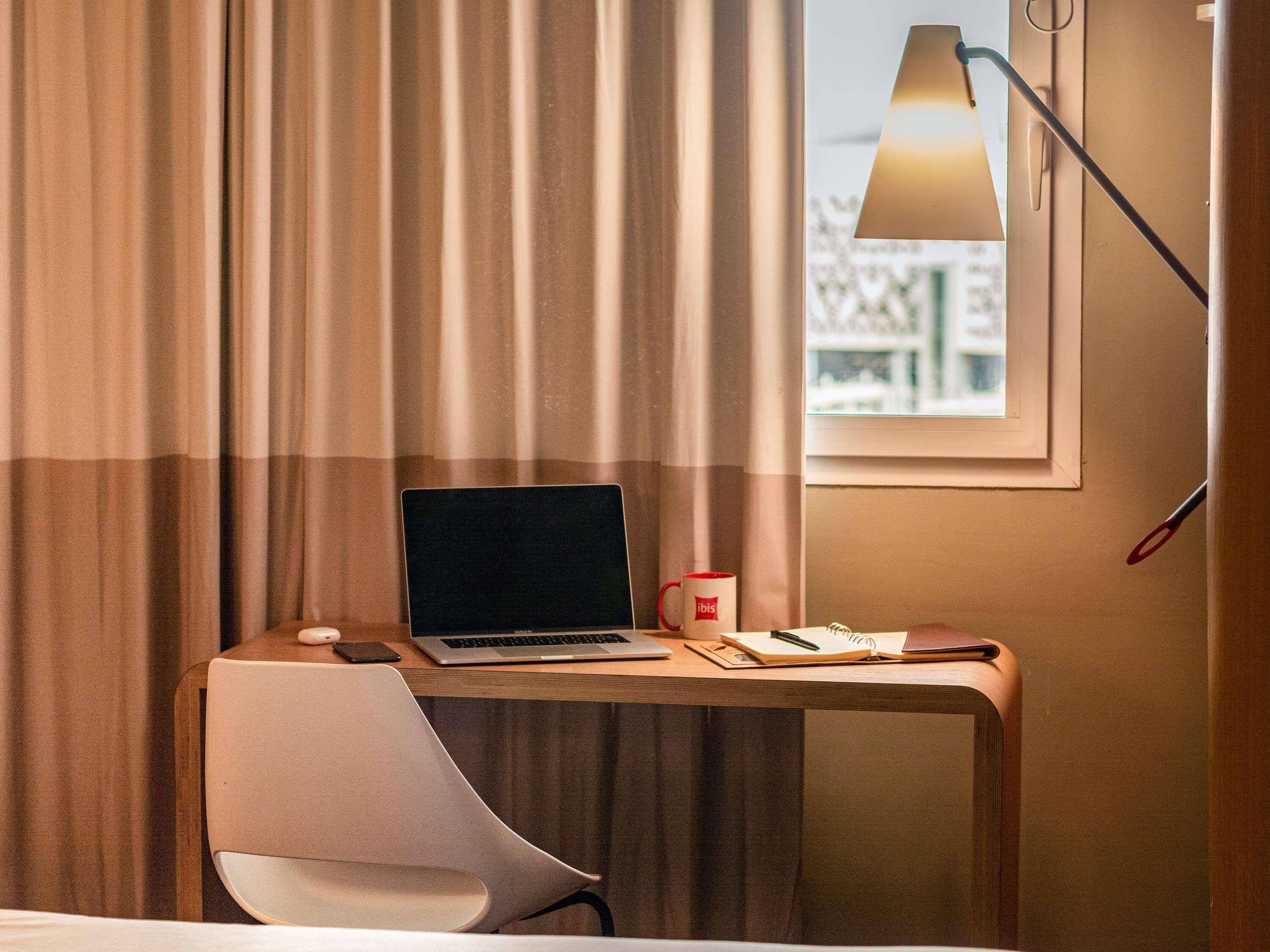 desk, laptop workspace, soundproofing, free wifi