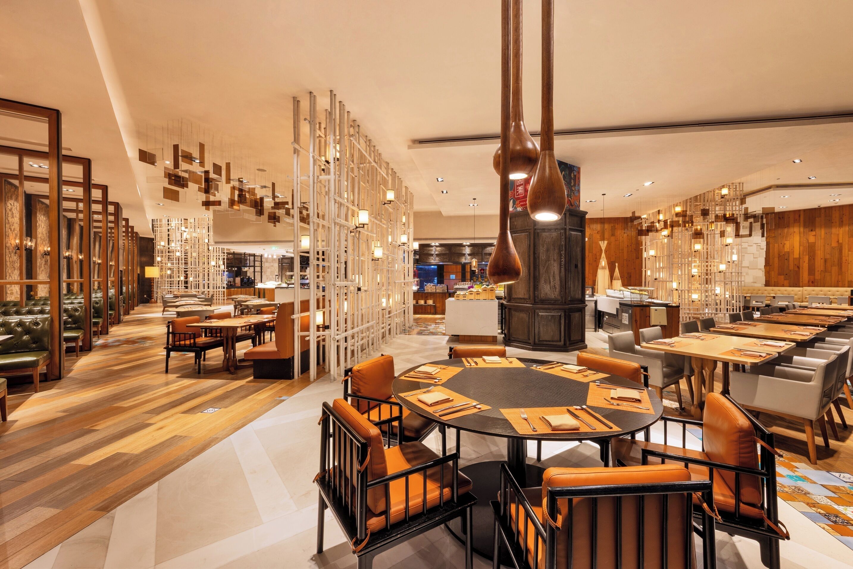 2 restaurants; breakfast, lunch, and dinner served