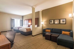 Premium bedding, down comforters, free cribs/infant beds, free WiFi