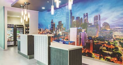 La Quinta Inn & Suites by Wyndham Dallas Plano - The Colony