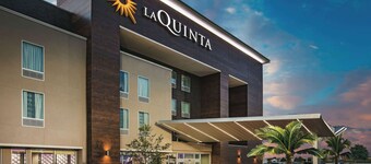 La Quinta Inn & Suites by Wyndham Dallas Plano - The Colony