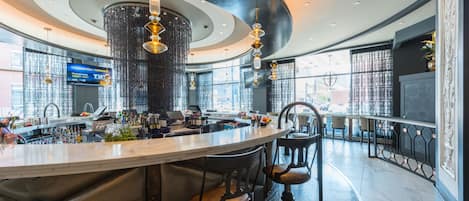 2 quầy bar/khu lounge 