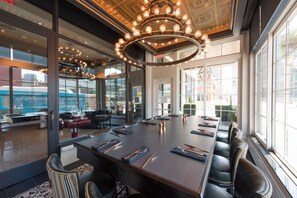 Breakfast, lunch and dinner served - Curtiss Hotel, an Ascend Collection Hotel (Buffalo)