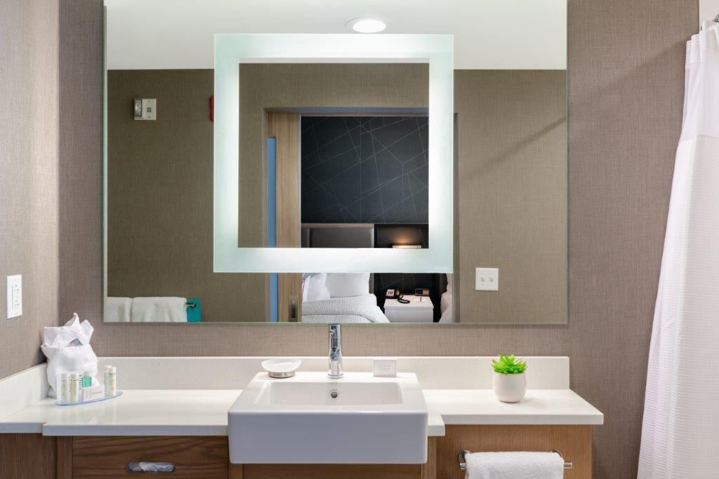 deep-soaking bathtub, free toiletries, hair dryer, towels