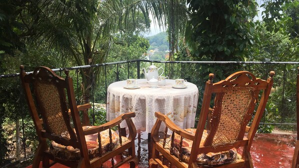 Terrace/patio - Kandy Shady Trees Villa (Kandy)