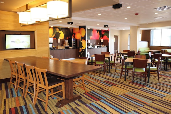 Free daily buffet breakfast