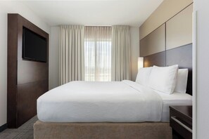 In-room safe, desk, iron/ironing board, free WiFi - Residence Inn by Marriott Denver Central Park (Denver)