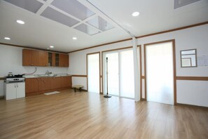Habitación Grand (115 square meter) | Cocineta privada | Utensilios de cocina 