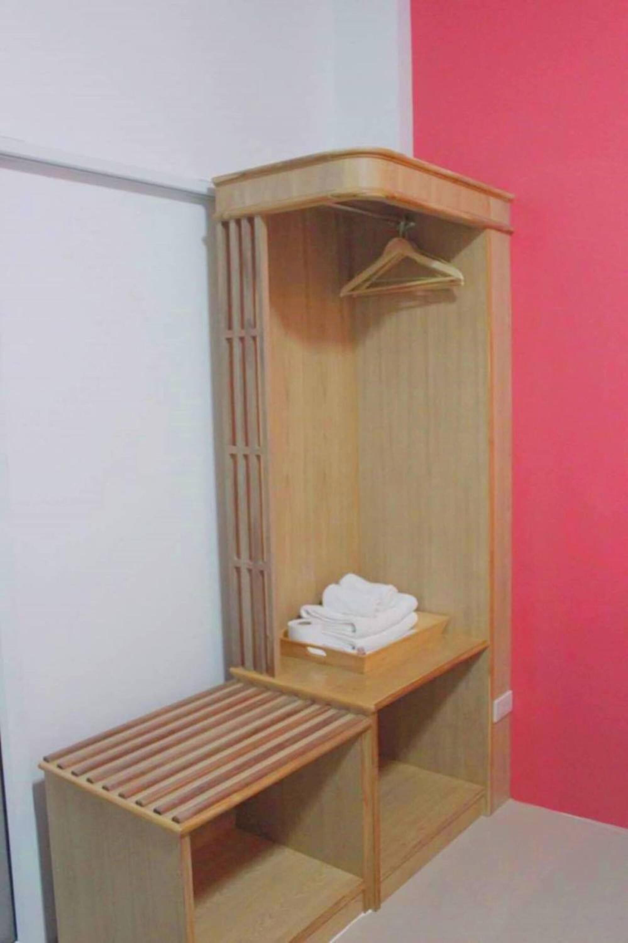 blackout curtains, free wifi