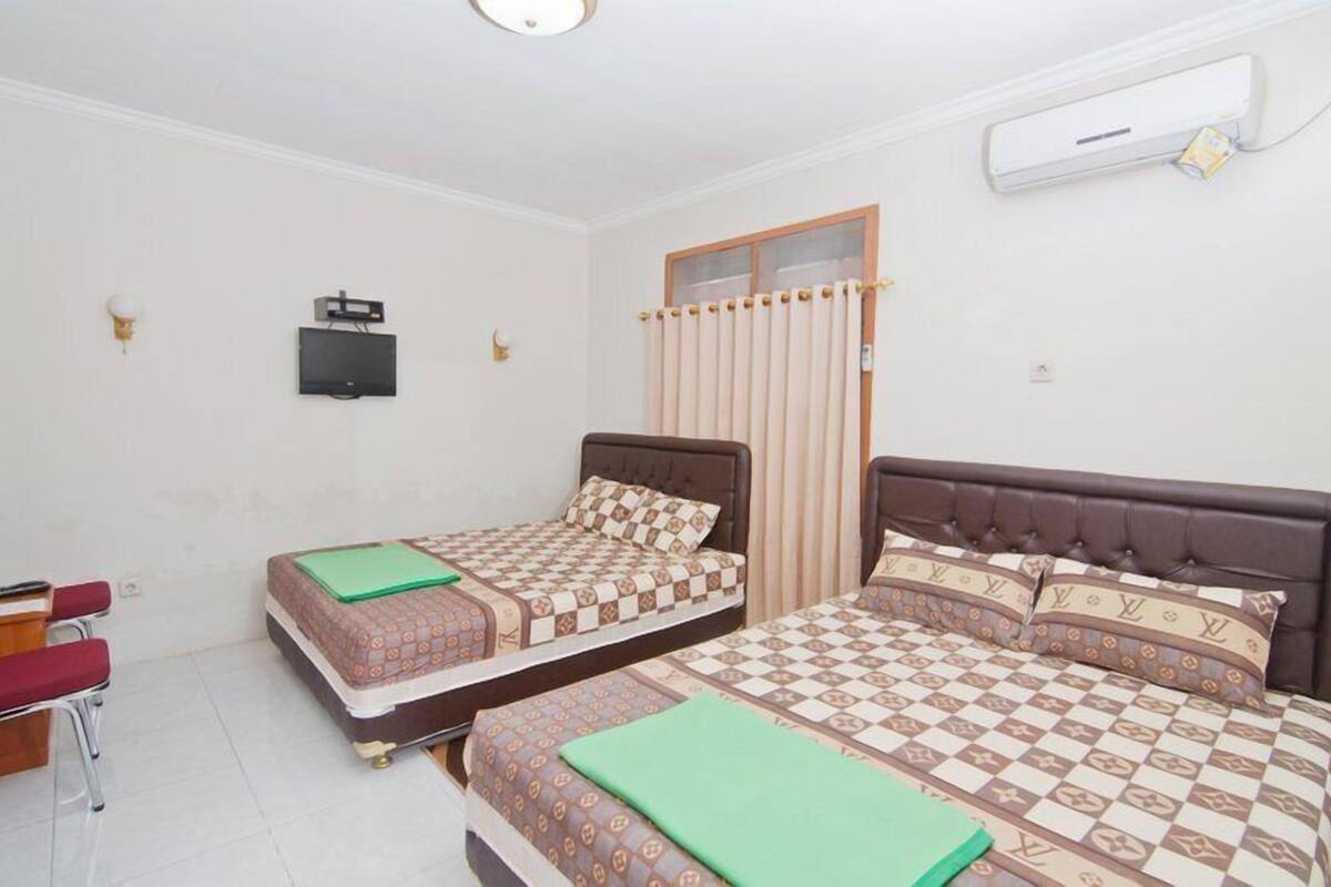 Family Room, 2 Double Beds, Garden View