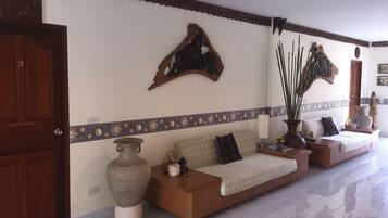 Kawasan tempat duduk lobi