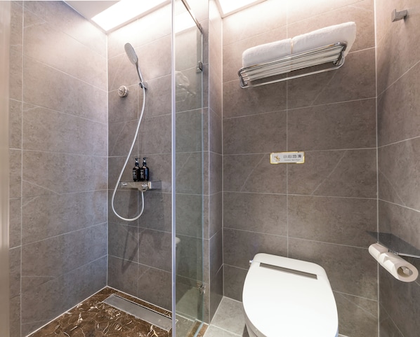 City Twin Room | Bathroom - East Sacred Hotel-near Beijing Tiananmen Square,the Forbidden City,Wangfujing Street-Newly renovated hotel (Beijing)