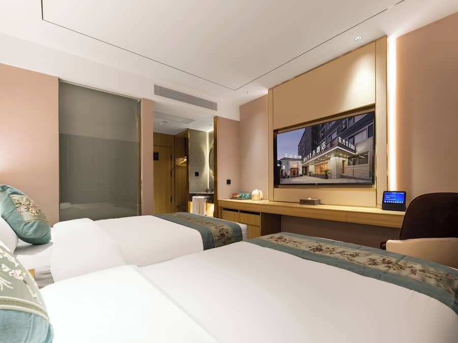 Family Triple Room, Multiple Beds, Non Smoking | Hypo-allergenic bedding available, down comforters, memory foam beds