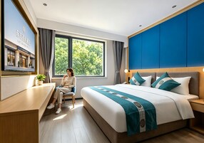 Superior-Doppelzimmer, Nichtraucher, Stadtblick | Allergikerbettwaren, Daunenbettdecken, Betten mit Memory-Foam-Matratzen