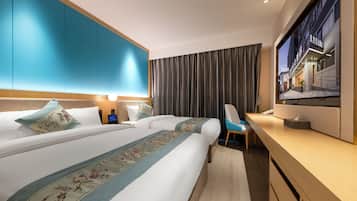 Family Triple Room, Multiple Beds, Non Smoking | Hypo-allergenic bedding available, down comforters, memory foam beds
