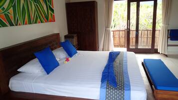 1 bedroom, in-room safe, desk, rollaway beds