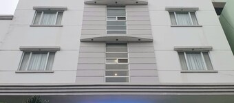 Modern Saigon Hotel 2