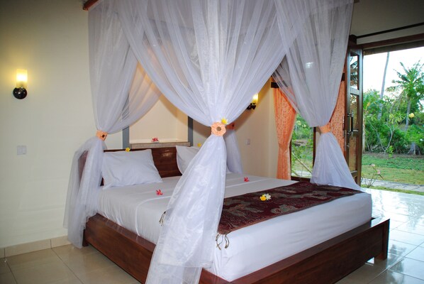 Skrivbord, ljudisolering, gratis wi-fi och sängkläder