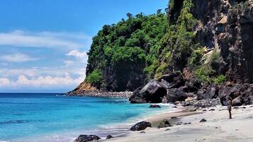 Beach nearby, scuba diving