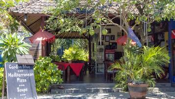 Breakfast, lunch, dinner served; local and international cuisine