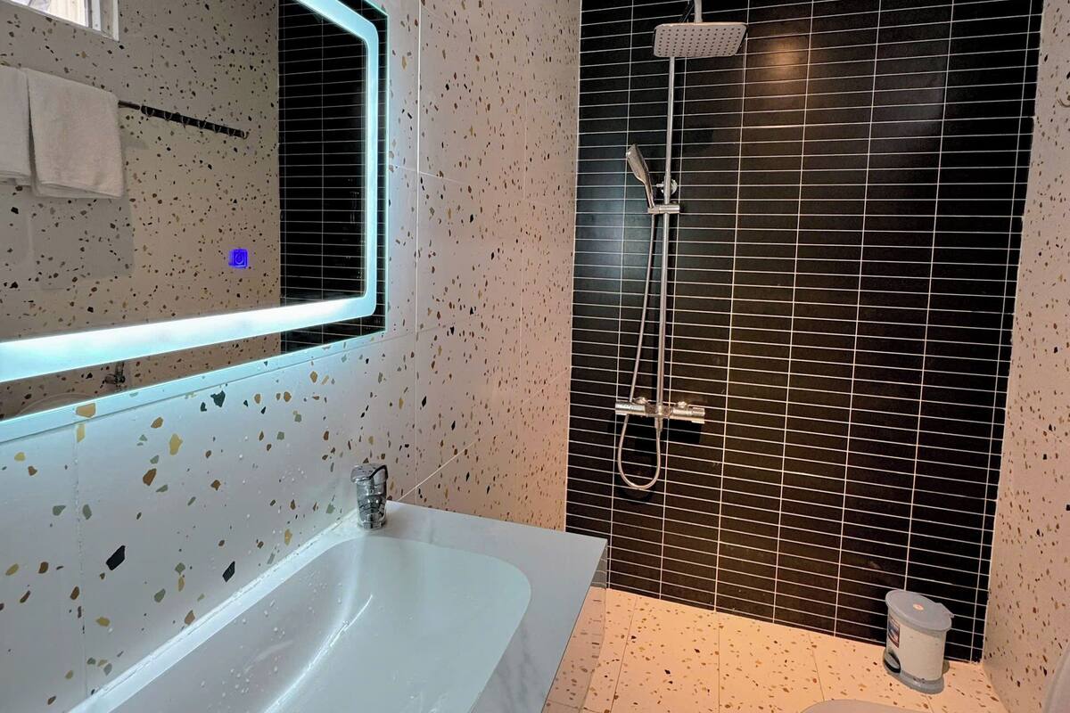 Standard Studio Suite | 1 bedroom, desk, blackout curtains, free WiFi