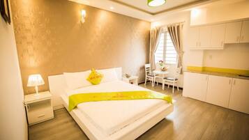 1 bedroom, minibar, desk, blackout drapes