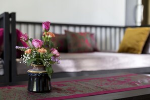Blackout drapes, iron/ironing board, cribs/infant beds, rollaway beds - The Lantern Hostel and SPA (Chalong)