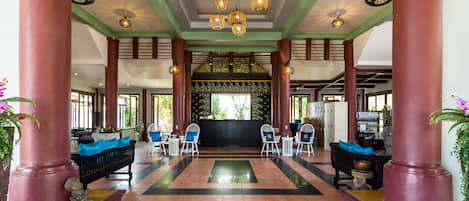 Sauna, hot tub, steam room, hot springs/mineral springs