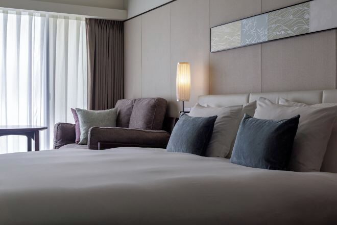 Een kluis op de kamer, verduisterende gordijnen, gratis wifi, beddengoed