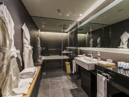 SOLARIA Nishitetsu Hotel Kyoto Premier - Image 49