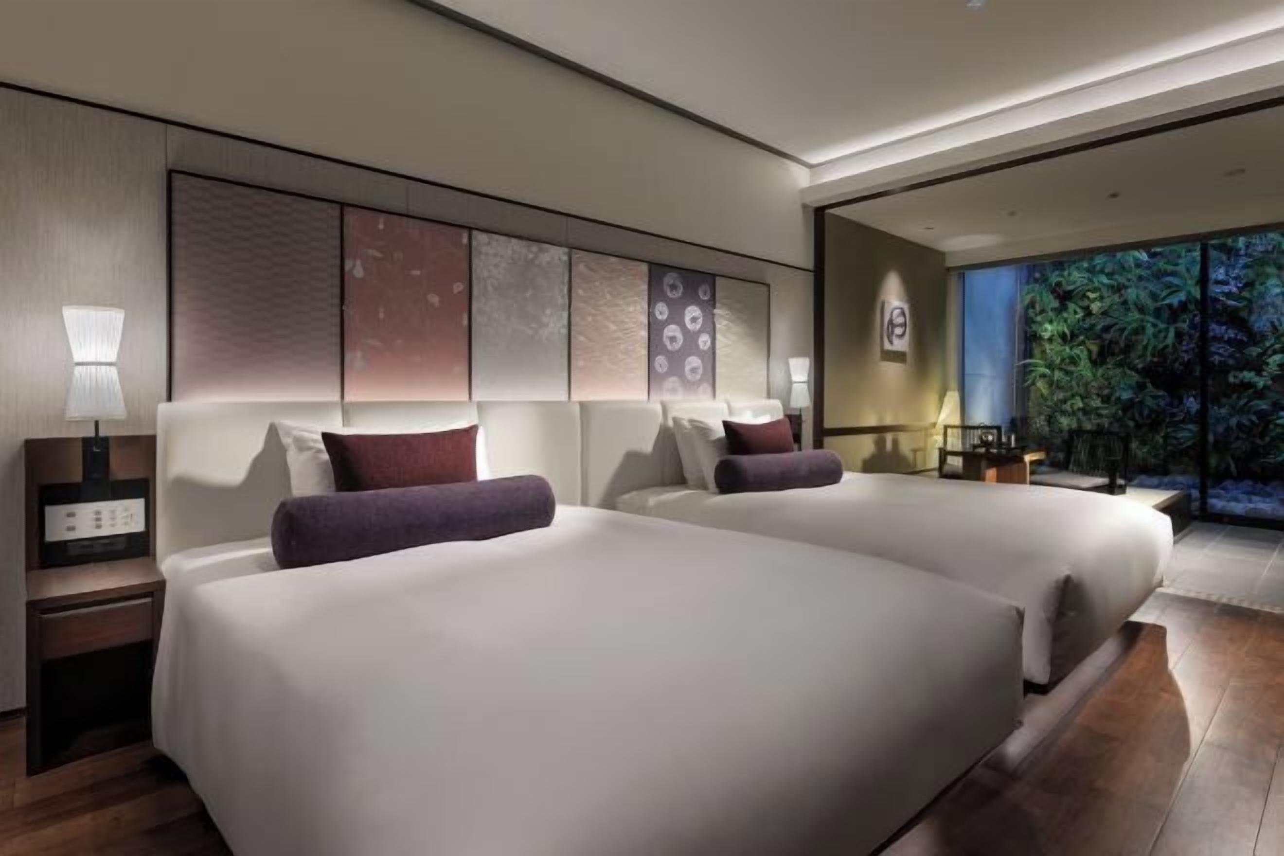 Cofres nos quartos, cortinas blackout, Wi-Fi de cortesia, roupa de cama