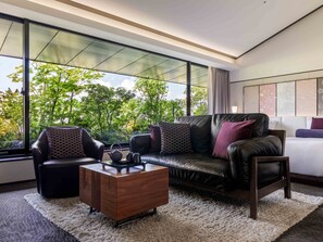 Caja de seguridad en la habitación, cortinas blackout y wifi gratis 