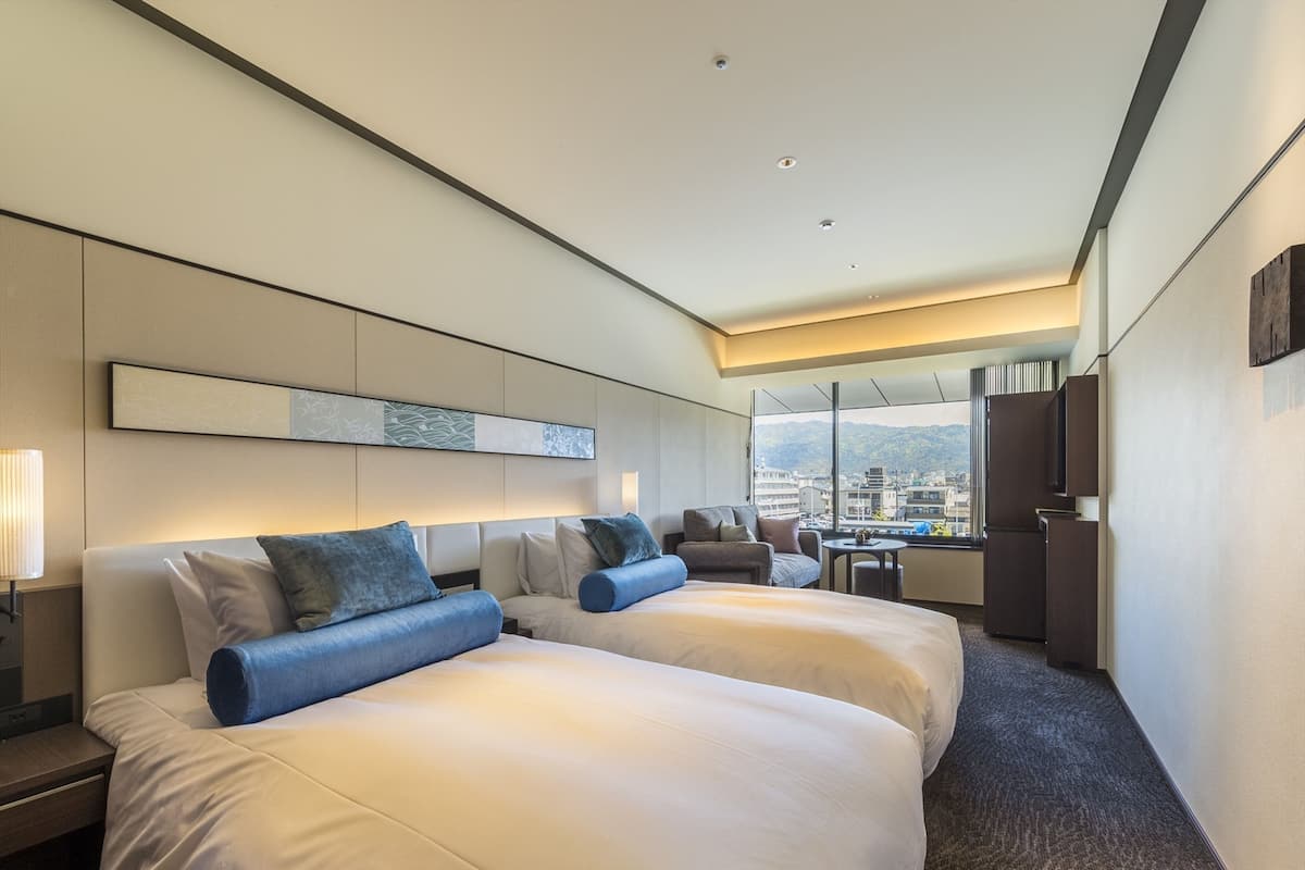 Kamogawa Twin Room with River View, Non Smoking | In-room safe, blackout curtains, free WiFi, bed sheets