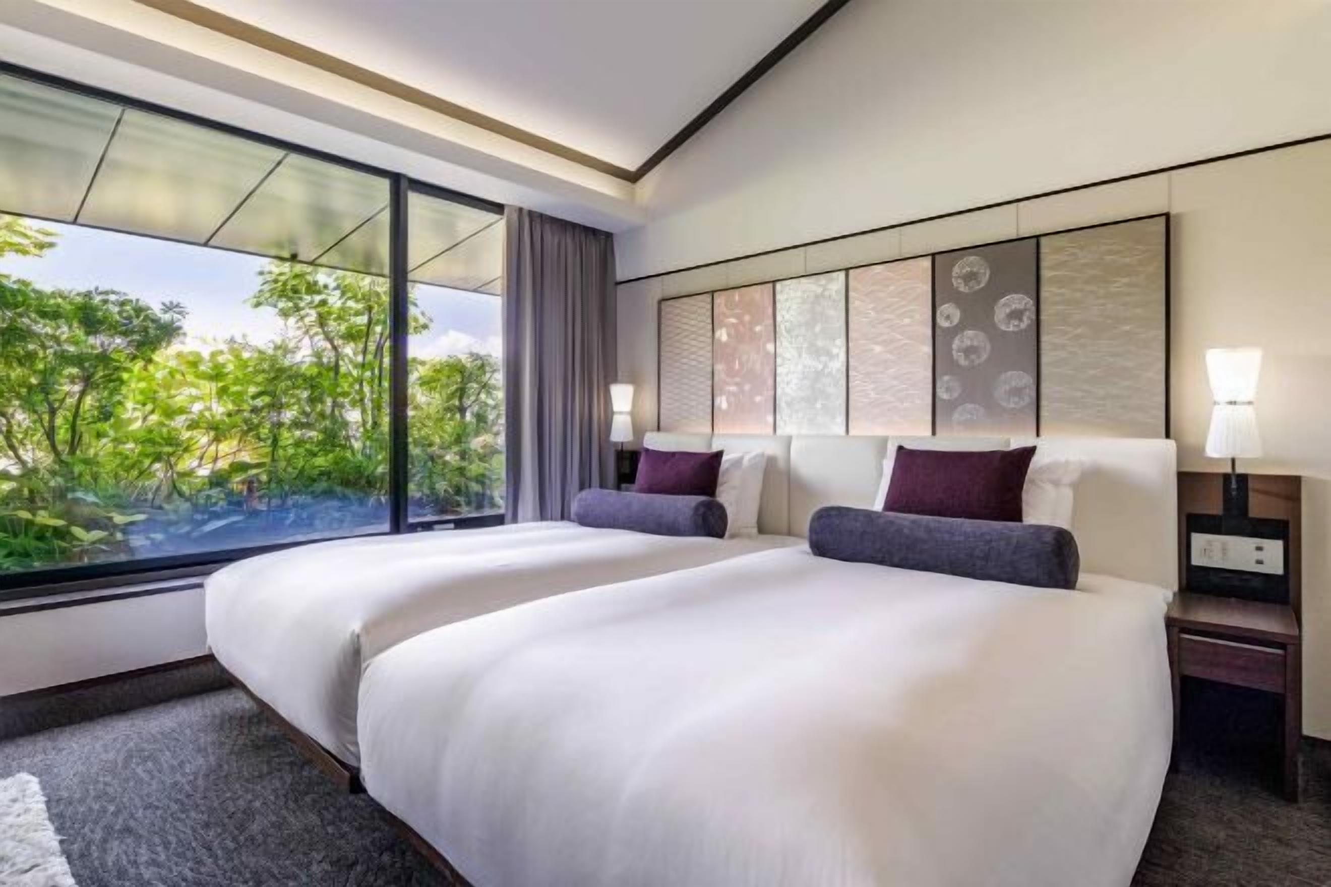 Cofres nos quartos, cortinas blackout, Wi-Fi de cortesia, roupa de cama