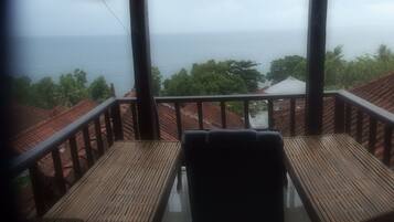 Family Room | Desk, rollaway beds, free WiFi, bed sheets