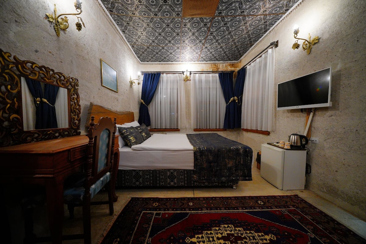 IHSAN Stone Dulexe Room with Valley View | 1 habitación, ropa de cama de alta calidad y camas Tempur-Pedic