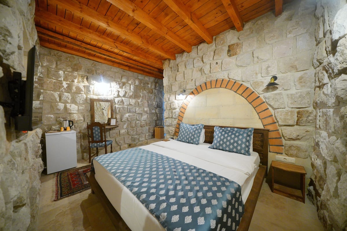 GOREME Standart Stone Room with Valley view | 1 habitación, ropa de cama de alta calidad y camas Tempur-Pedic