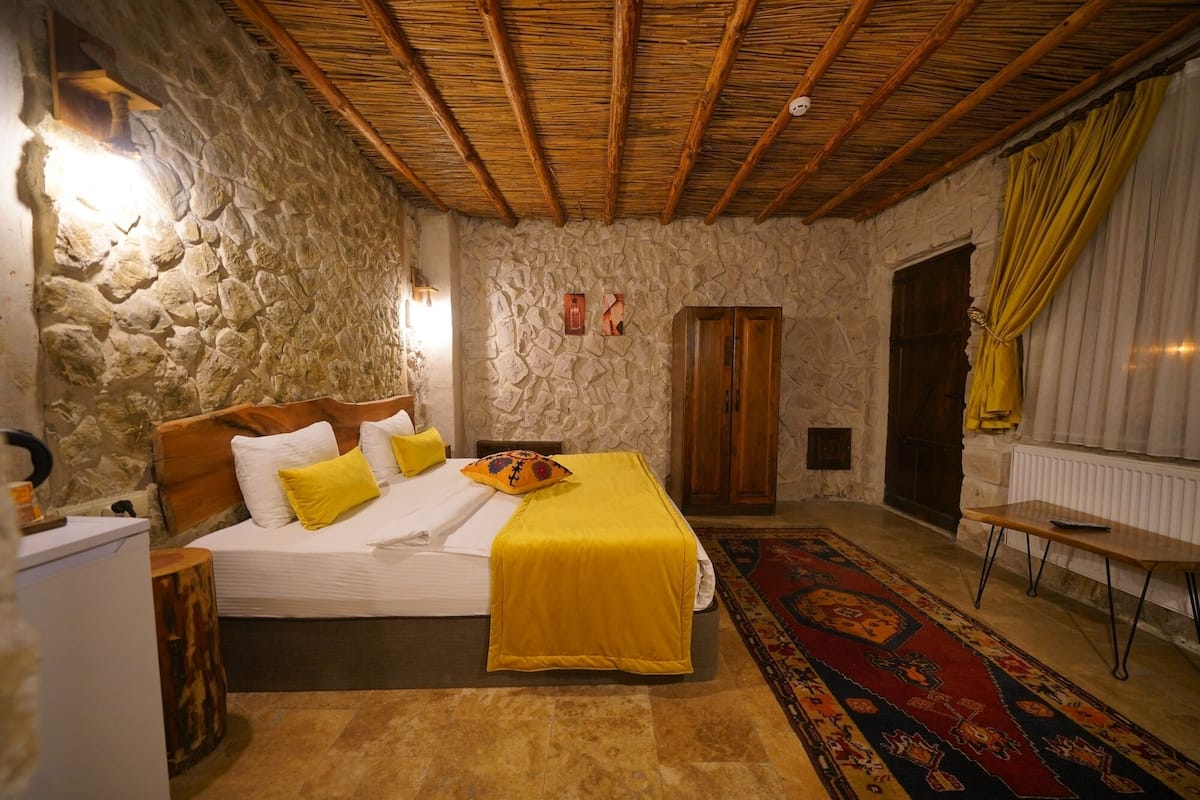 SAZLIK Deluxe Stone Double Room with Terrace | 1 habitación, ropa de cama de alta calidad y camas Tempur-Pedic