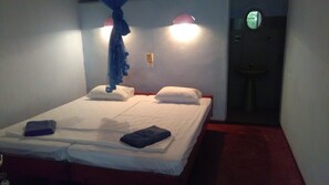 Rollaway beds, free WiFi