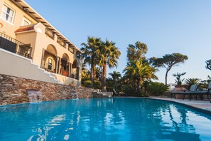 Villa Palma Camps Bay | 4 bedrooms, premium bedding, in-room safe, desk - Villa Palma (Cape Town)