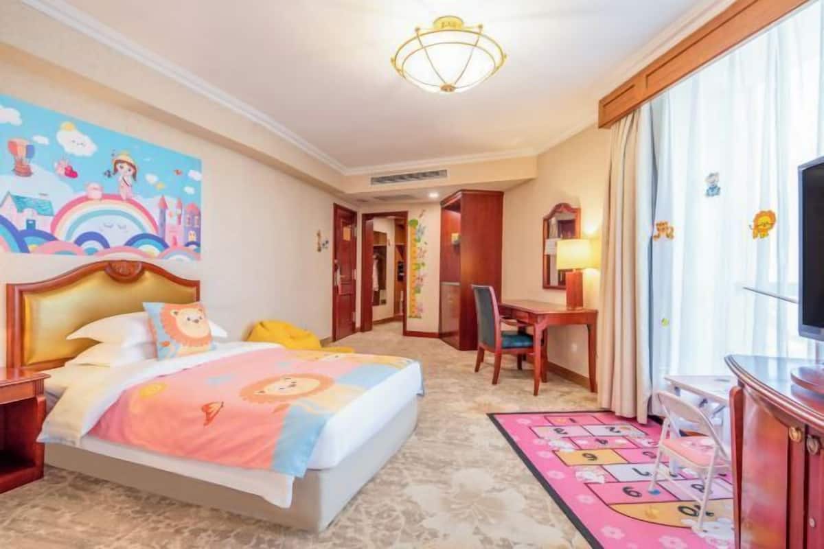 1 chambre, minibar, coffres-forts dans les chambres, bureau