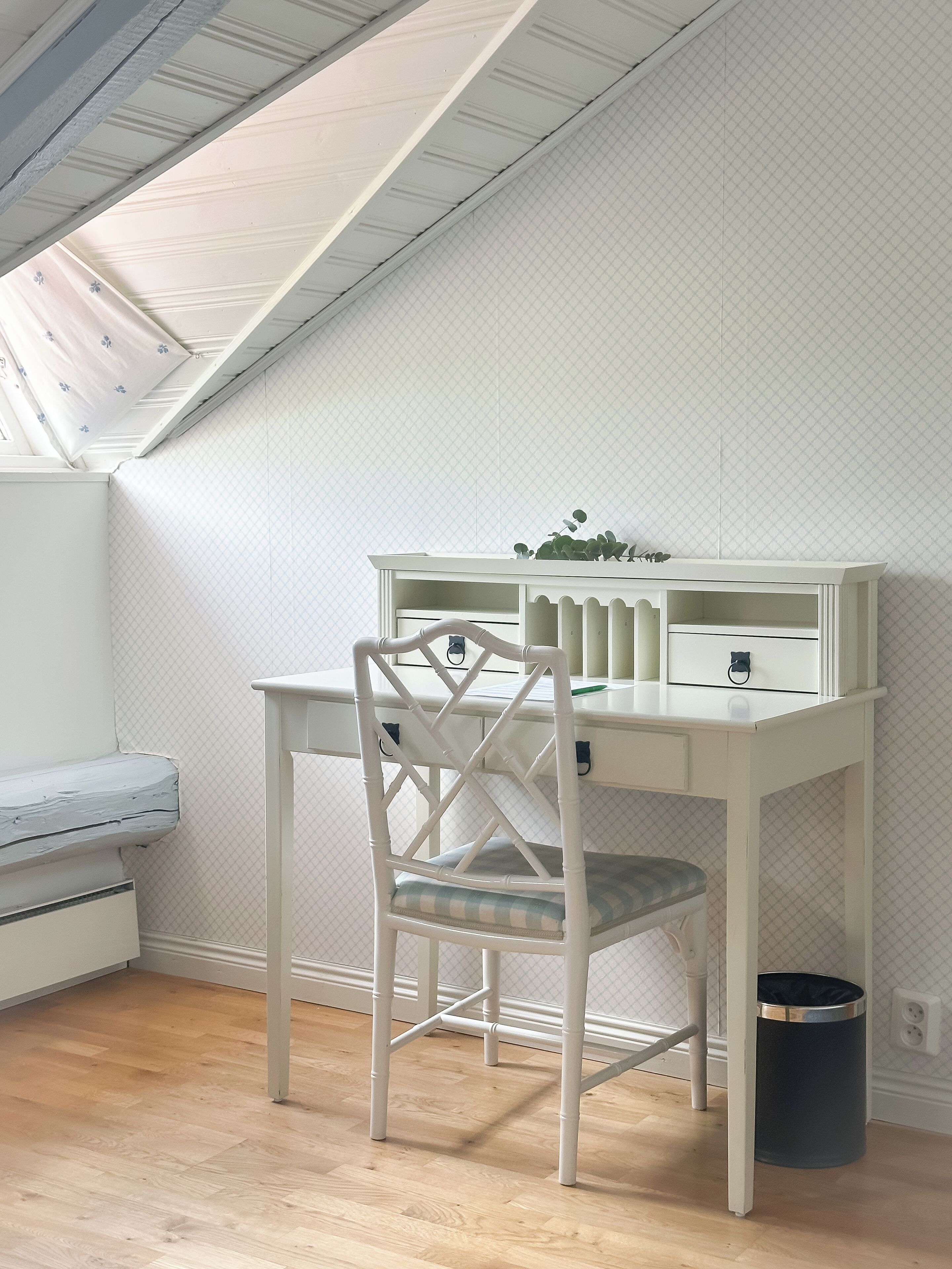 big cottage single + | 1 bedroom, individually decorated, individually furnished