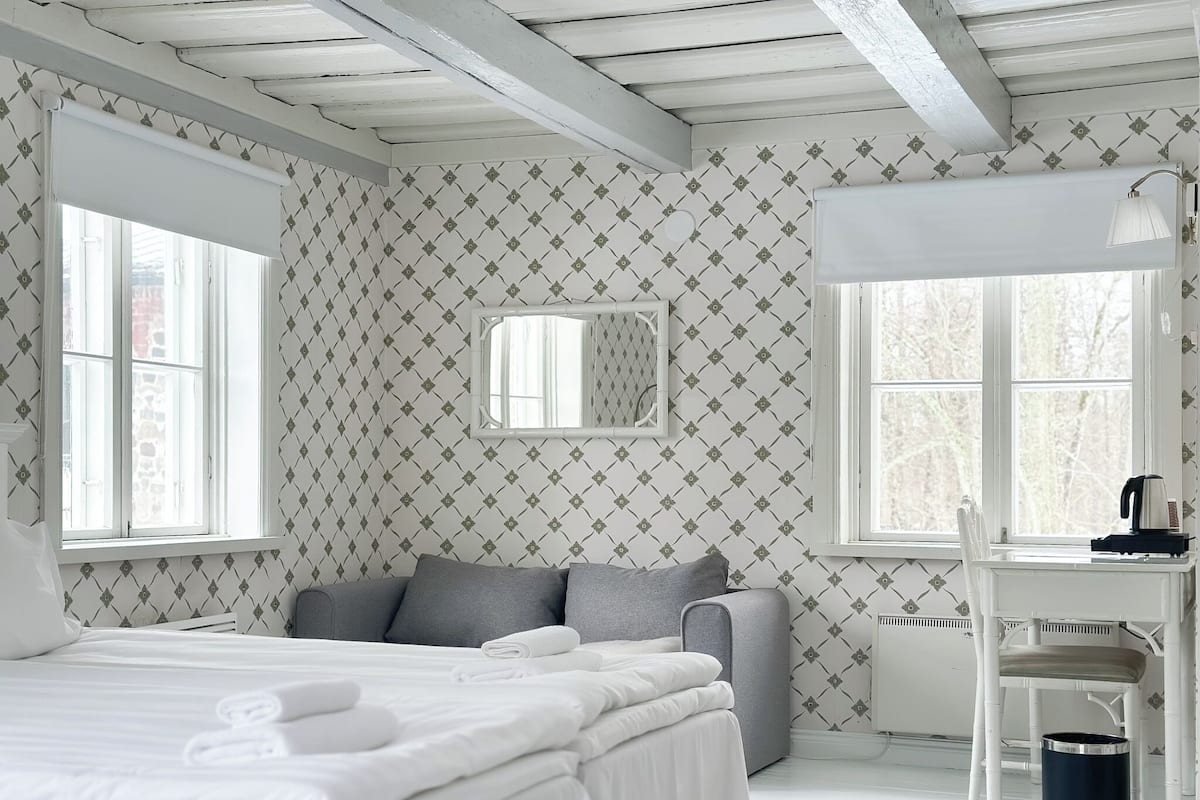 Small Cottage Twin BS Fireplace P | Living area