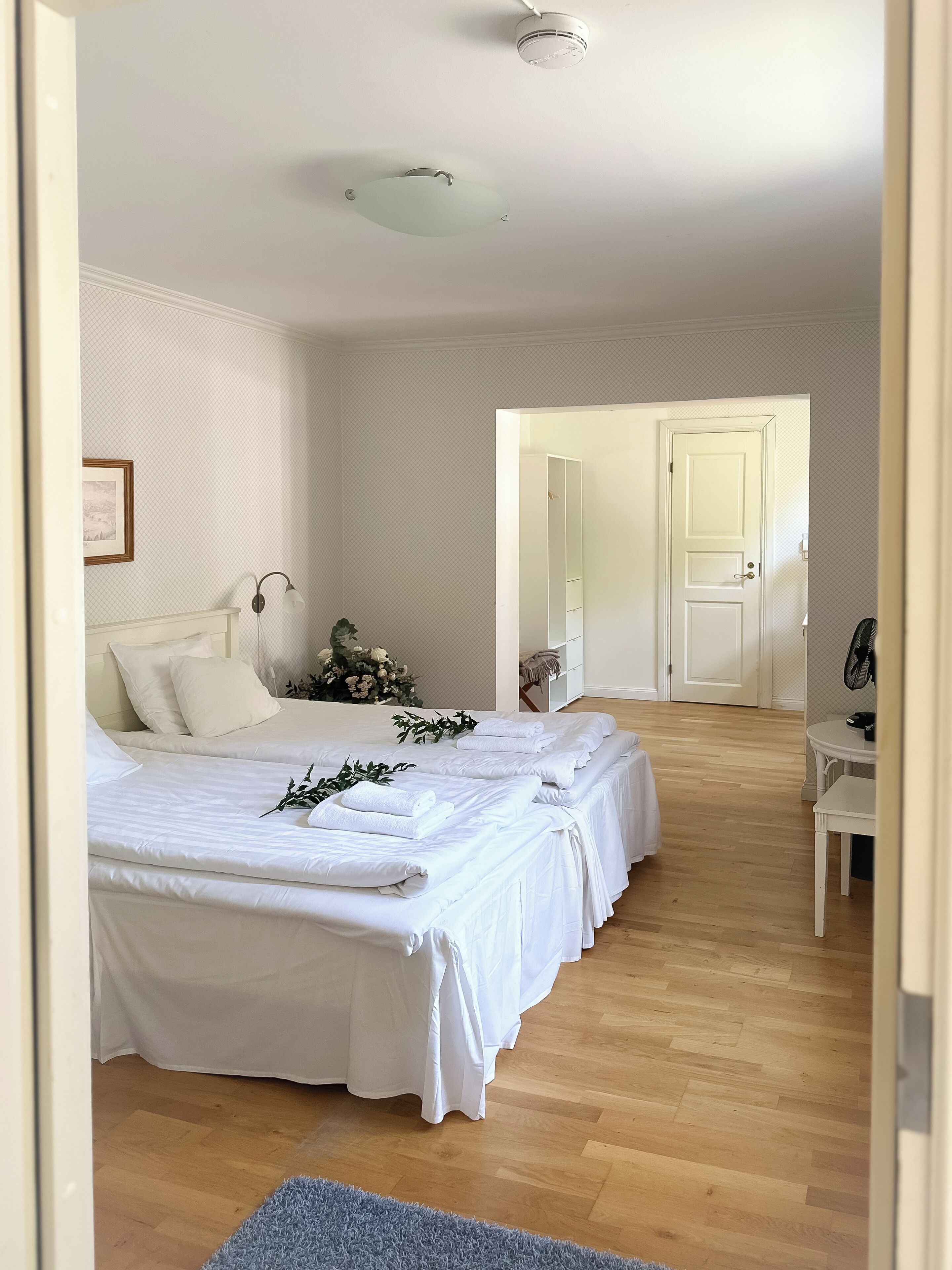 Big Cottage Twin + | 獨特裝潢、布置獨特、熨斗/熨衣板、床單