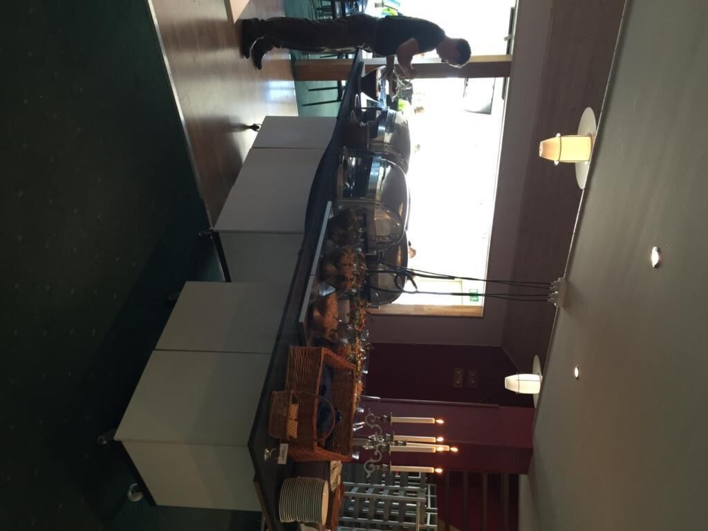 Lunch and dinner served, local cuisine