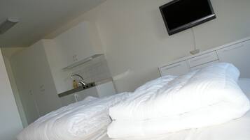 Studio - privat badrum - utsikt mot golfbanan (Kitchenette ) | Extrasängar, gratis wi-fi och sängkläder