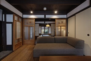 Flat-screen TV - Kiyomizu Gojo Ntei (Kyoto)