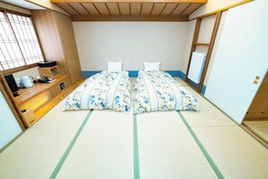 Free WiFi, bed sheets - Hotel KOYO (Hashima)