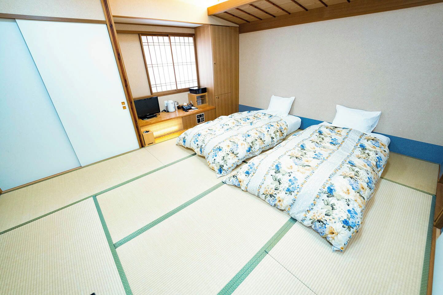 Japanese Style Room 10 Tatami-mats | Free WiFi, bed sheets