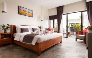 Deluxe Double Room, Pool View | Minibar, desk, free WiFi - Bopha Residence (Siem Reap)